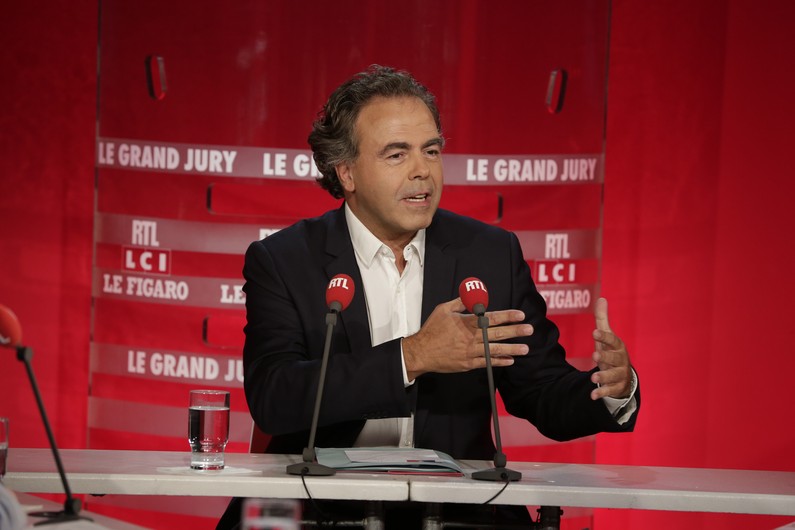 7774551671_luc-chatel-etait-l-invite-du-grand-jury-rtl-dimanche-28-septembre-2014[1]
