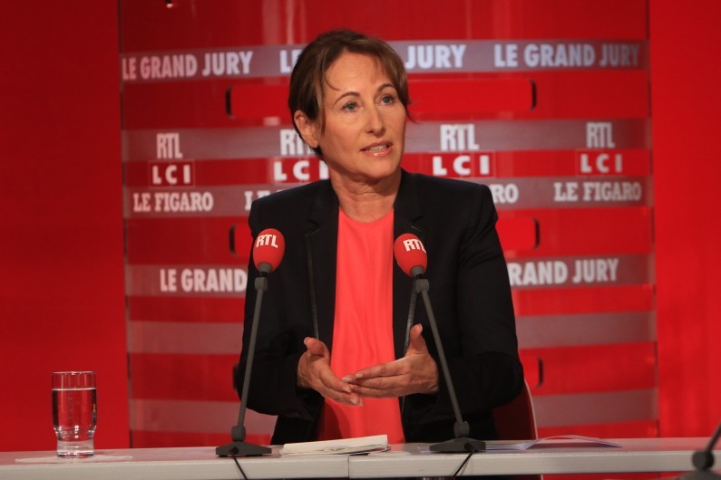 7779708572_segolene-royal-ministre-de-l-ecologie-invitee-du-grand-jury-le-13-septembre-2015